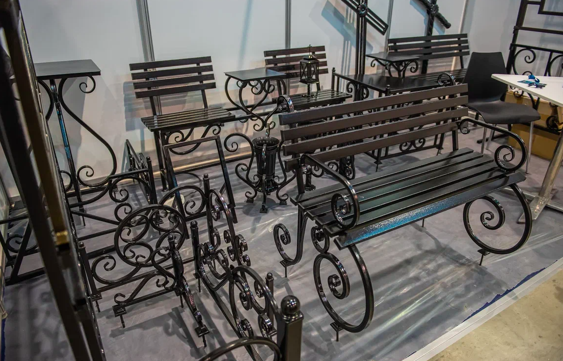 Фото Сталин в гробу, памятники Фриске и Жириновского. В Новосибирске опубликованы кадры с ритуальной выставки – 15 будоражащих кадров 13 - Сиб.ФМ Фото Сталин в гробу, памятники Фриске и Жириновского. В Новосибирске опубликованы кадры с ритуальной выставки – 15 будоражащих кадров 13